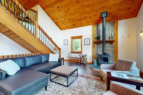 Mountain getaway close to ponds, hiking & skiing - Image 4