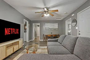 Navy Base Stay - 4 Queen Beds | 2 Bath | Waukegan - Image 2