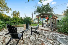 Alamo Heights Cottage-Patio-Grill-Pets OK-8 Guests - Image 4