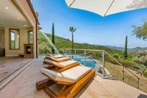 Gated Malibu Estate: Pool, Theater, Chef’s Kitchen - Image 3