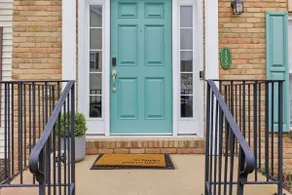 ND Retreat<>Luxury 3 B 3.5 BA Townhome 1.5mi to ND - Image 2