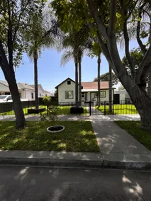 Gold house - Image 3