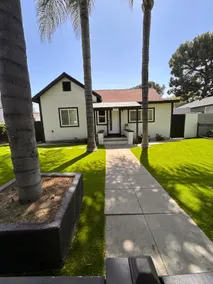 Gold house - Image 2
