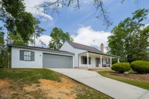 The Slate House | Modern 3BR Retreat Near I-75 - Image 2