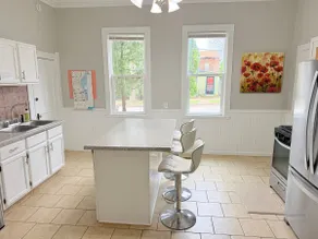 Spacious Brady St 3BR | Parking | Walk to Lake - Image 4