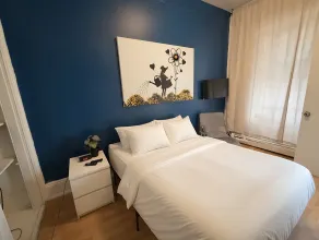Bold & Bright 3BR | 10 min to NYC - Image 3