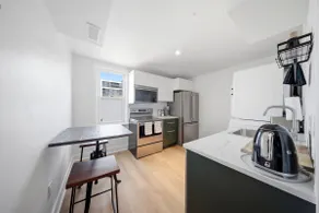 Banksy Townhouse|3BR & 1BA|Annex|Christie PitsPark - Image 4