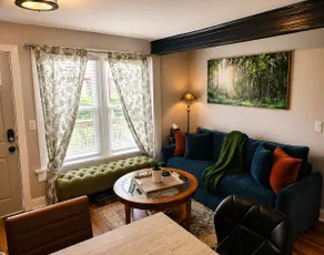 King Suite | Fireplace | Near Starved Rock! - Image 2