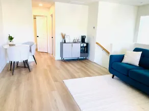 Modern Luxury Guest House Retreat - Image 3