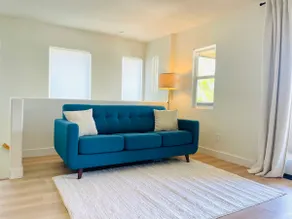 Modern Luxury Guest House Retreat - Image 2