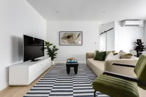 Two Bedrooms Deluxe Apartment - Including Parking - Image 5