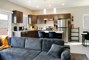 Modern Niagara Escape | Free Parking & WiFi - Image 2