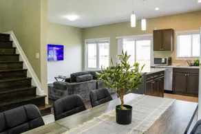 Modern Niagara Escape | Free Parking & WiFi - Image 3