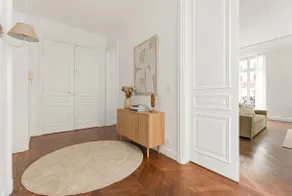 Luxurious Apartment in Faubourg Saint-Honoré - Image 5