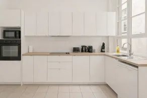 Luxurious Apartment in Faubourg Saint-Honoré - Image 4