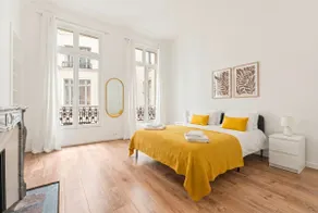 Luxurious Apartment in Faubourg Saint-Honoré - Image 2