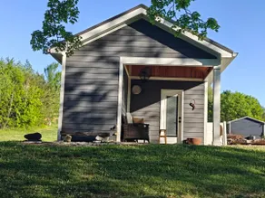 Creek Cabin - Image 4