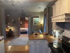 Entire Home in Mavyville - Old World Charm! - Image 5