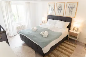 Beyond Cozy, Coastal Design, Balkon & Parkplatz - Image 2