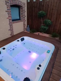 Romantic cottage with private hot tub in the heart of nature - Image 4