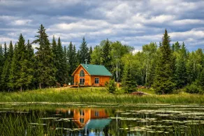 Modern Cottage with Lake Views and Privacy - Image 3