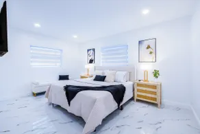 Hollywood Oasis | 10 PPL | Pool | Playground | BBQ - Image 3