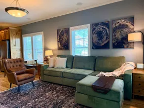 The Eleanor-Historic Charm, Modern Comfort - Image 2