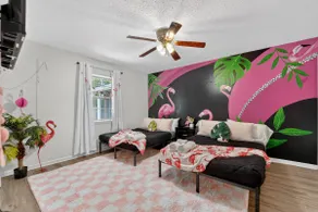 Vegas Themed /Poker Table /Family Fun/Many Beds - Image 3