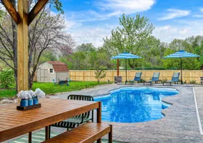 Grandstand Gathering House: Pool, Theater, Gym - Image 4