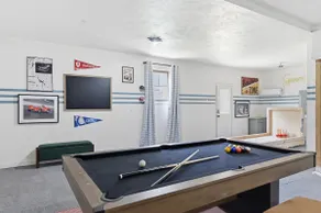 Grandstand Gathering House: Pool, Theater, Gym - Image 5