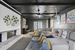 Grandstand Gathering House: Pool, Theater, Gym - Image 3