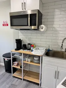 Entire basement 3 rooms 2 full baths free parking - Image 3