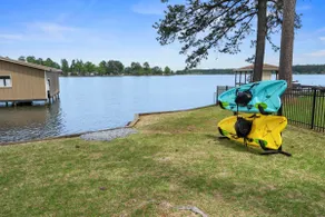 Best on Lake Sinclair|3 King Suites|Heated Pool - Image 4