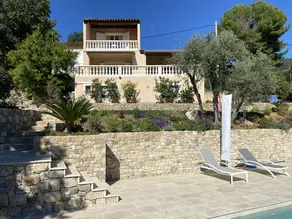 Vacation home with a pool and panoramic view - Image 4