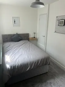 Modern 2 Bed House | 2 Parking Spaces | Sleeps 7 - Image 2