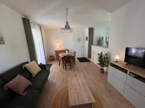 Charming house with terrace and wooded garden - Image 2