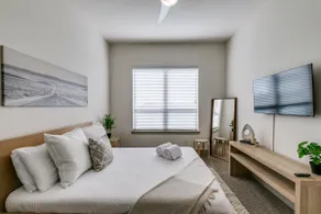 KING BED Zen Retreat-Tranquil Getaway Near 75/PGBT - Image 4