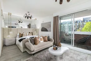 Stylish Luxury London Studio Balcony near Harrods - Image 2
