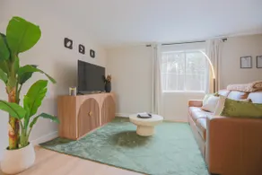 Shoreline Scandi Sanctuary | Townhouse Near Trails - Image 5