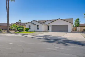 Modern Peoria Escape - 3 Bed Pool and Pool Table - Image 4