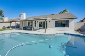 Modern Peoria Escape - 3 Bed Pool and Pool Table - Image 3