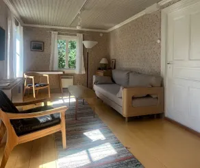 Small wooden house - Image 2