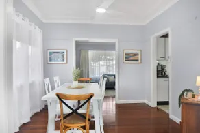 Walk Everywhere | 290m to Pub & Waterfront | Easy - Image 4