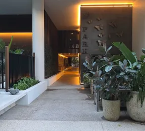 The Park Life a West End 2 Bed Retreat - Image 3