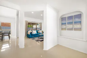 Modern 3BR Home AC ThroughoutClose to Beach Shops - Image 2