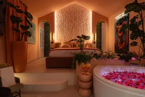 Casita Rosa - Balnéo - Small King-Size Bed - XXL TV - Image 2