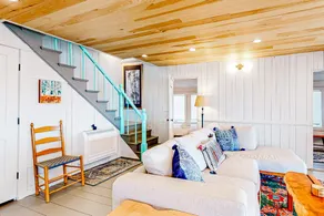 Oceanfront 3BR on 6 acres with great deck & views - Image 4