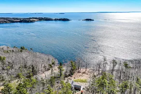 Oceanfront 3BR on 6 acres with great deck & views - Image 3