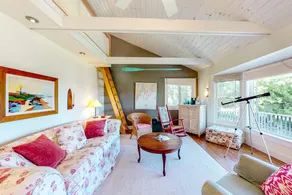 2BR dog-friendly cottage with along the water - Image 3