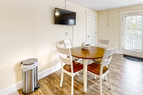 1BR water-view condo with deck & WiFi - Image 5